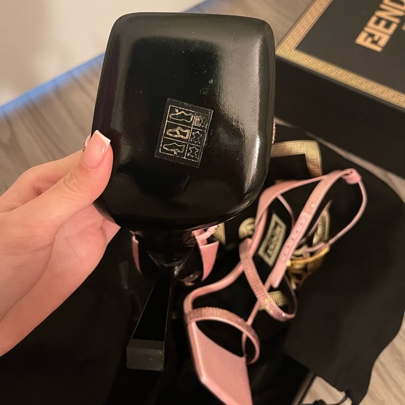 Bnib fendi x versace pink embellished satin heels - Picture 5 of 5